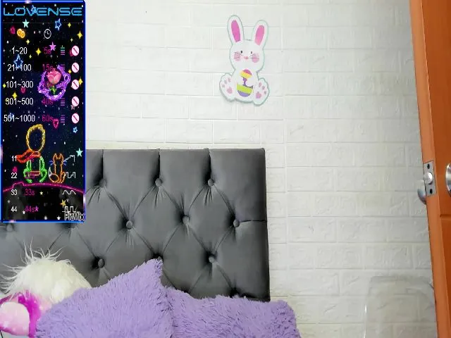 Live sex webcam photo for Violetatoo #273916649