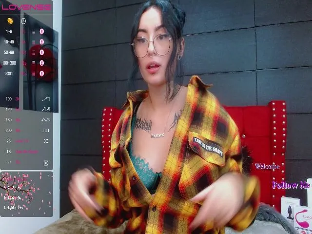 Live sex webcam photo for Violetdarkk #271928703