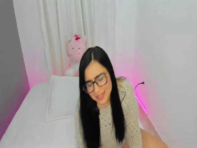 Live sex webcam photo for Violeth_96_ #272062996