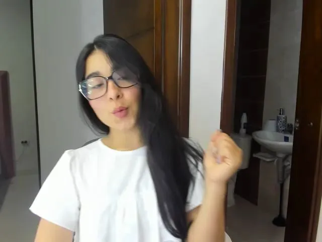 Live sex webcam photo for Violeth_96_ #272514473