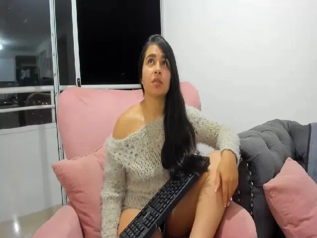 Live sex webcam photo for Violeth_96_ #274039569