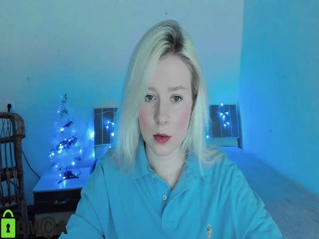 Live sex webcam photo for Violetta33 #271815401