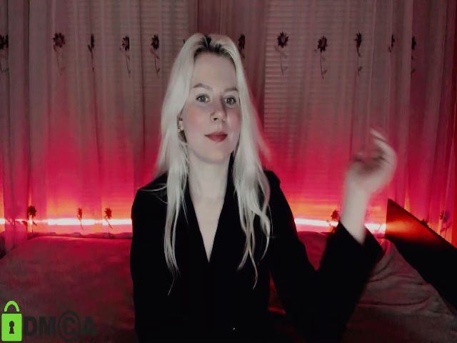 Live sex webcam photo for Violetta33 #272362216