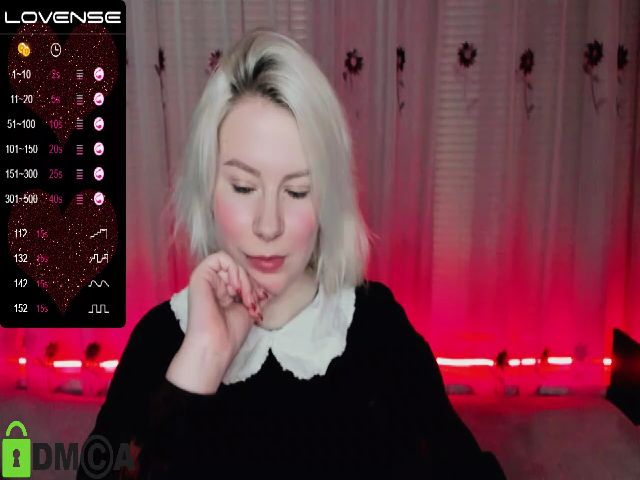 Live sex webcam photo for Violetta33 #272399909