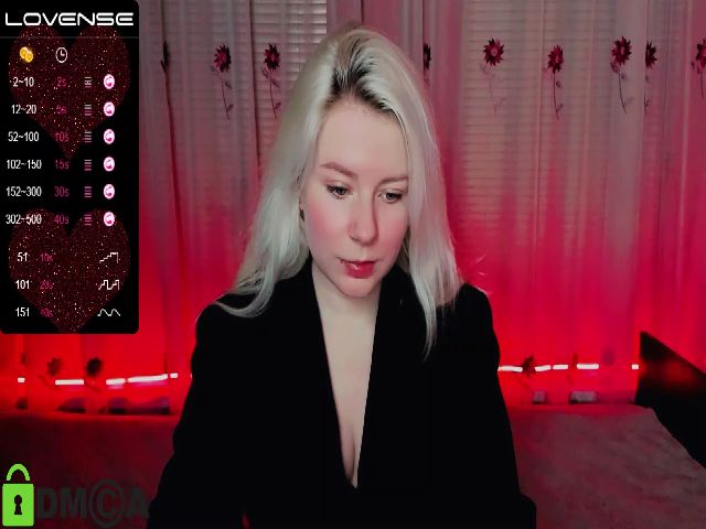 Live sex webcam photo for Violetta33 #272402142