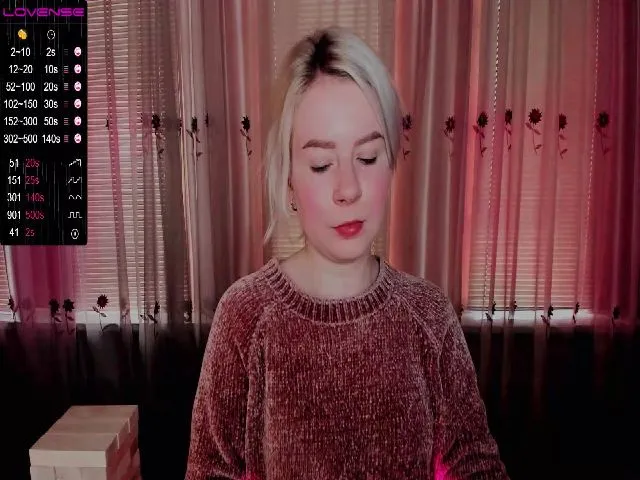 Live sex webcam photo for Violetta33 #273232669
