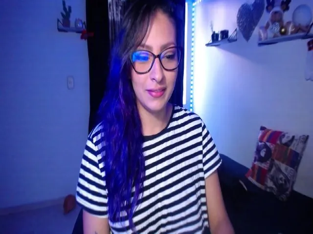 Live sex webcam photo for Violettmoon #271884625