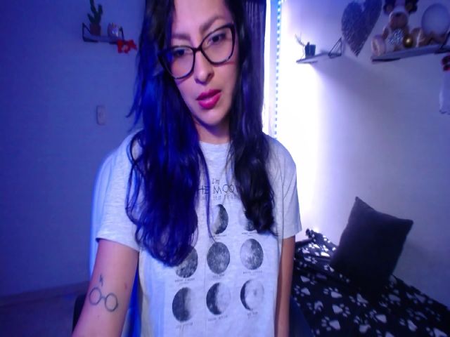 Live sex webcam photo for Violettmoon #272013220