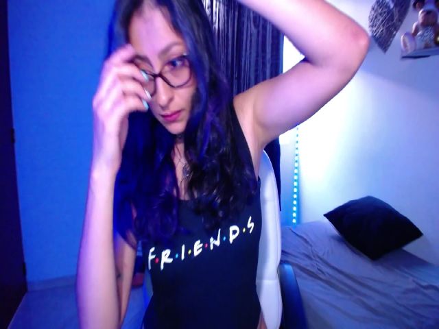 Live sex webcam photo for Violettmoon #272527158