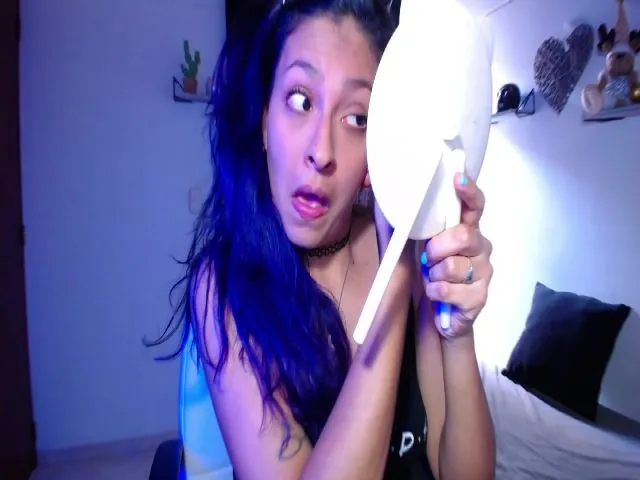 Live sex webcam photo for Violettmoon #272531537