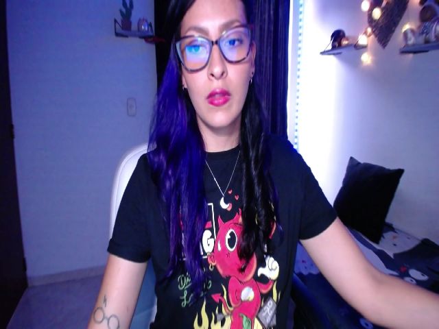 Live sex webcam photo for Violettmoon #272770489