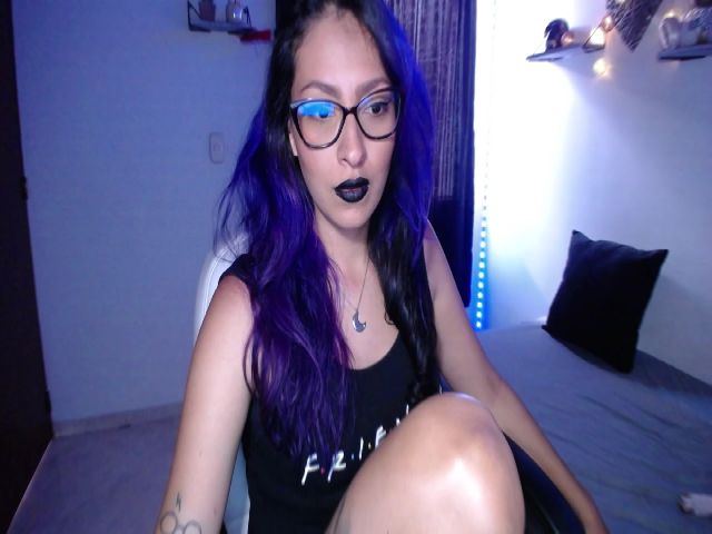 Live sex webcam photo for Violettmoon #272865256