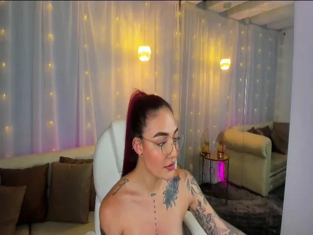 Live sex webcam photo for Violettrip #273515615