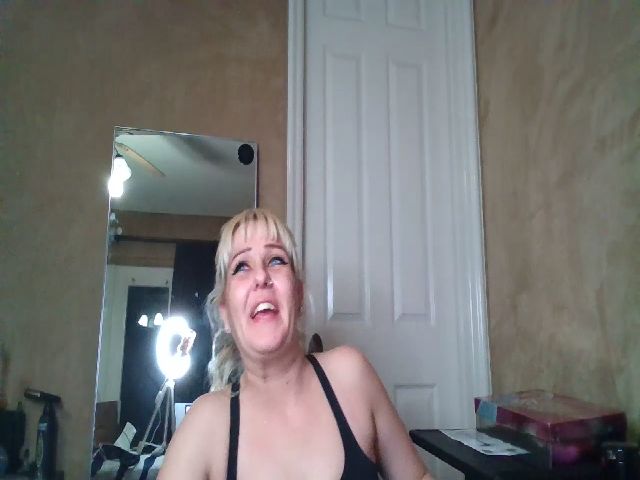 Live sex webcam photo for Viper710 #271858410