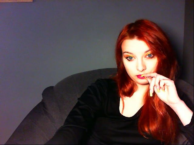 Live sex webcam photo for VirginLuna18 #271567196