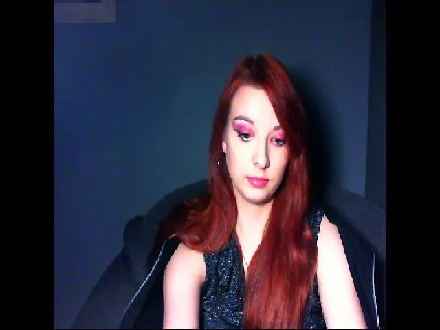 Live sex webcam photo for VirginLuna18 #271853451