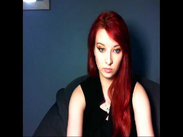 Live sex webcam photo for VirginLuna18 #271884582