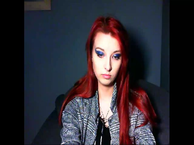 Live sex webcam photo for VirginLuna18 #271896681