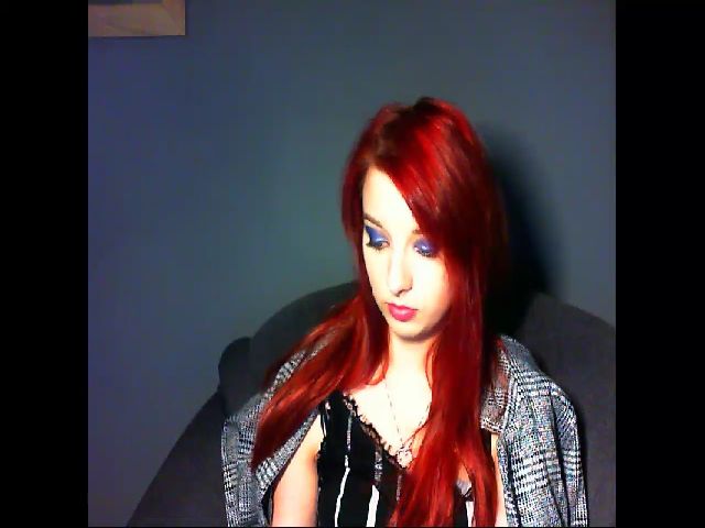 Live sex webcam photo for VirginLuna18 #271899764