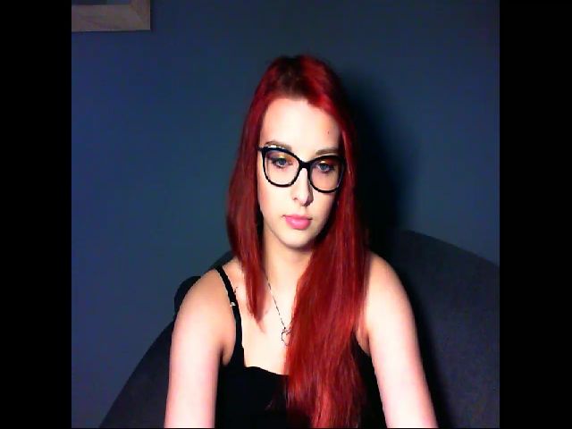 Live sex webcam photo for VirginLuna18 #271910119