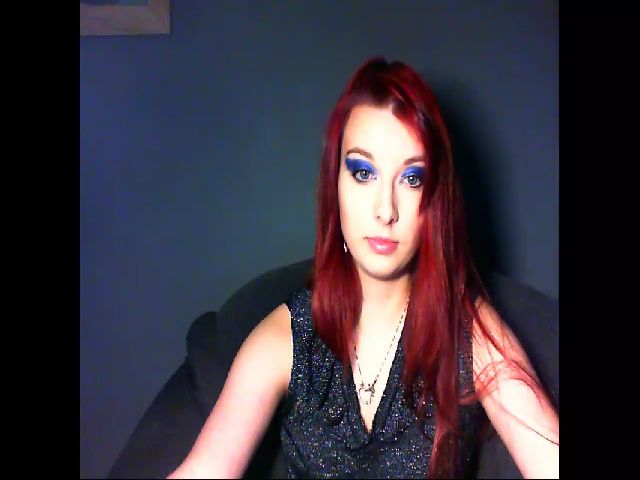 Live sex webcam photo for VirginLuna18 #271970082