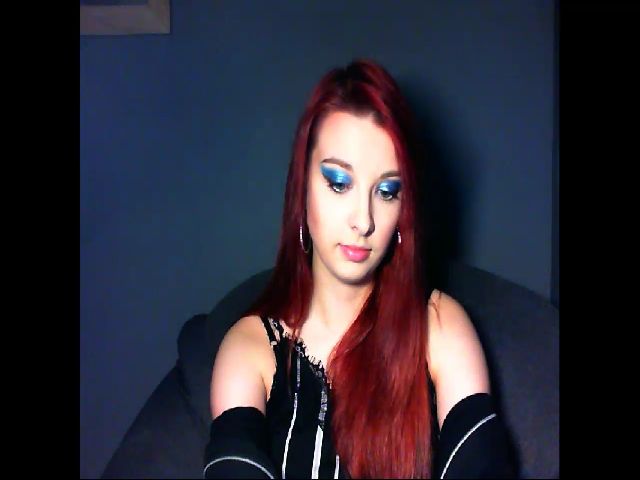 Live sex webcam photo for VirginLuna18 #271995671