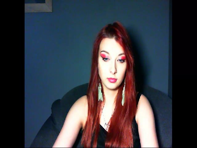 Live sex webcam photo for VirginLuna18 #272056321