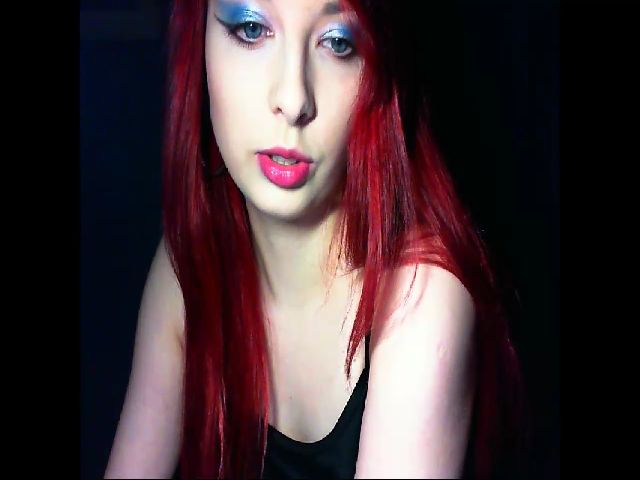 Live sex webcam photo for VirginLuna18 #272134078