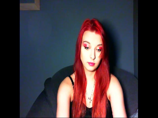 Live sex webcam photo for VirginLuna18 #272227964