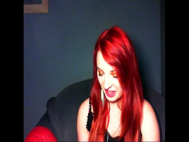 Live sex webcam photo for VirginLuna18 #272244443