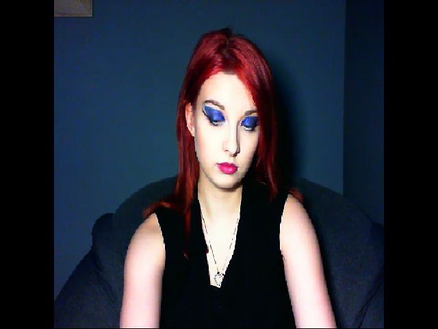 Live sex webcam photo for VirginLuna18 #272358625