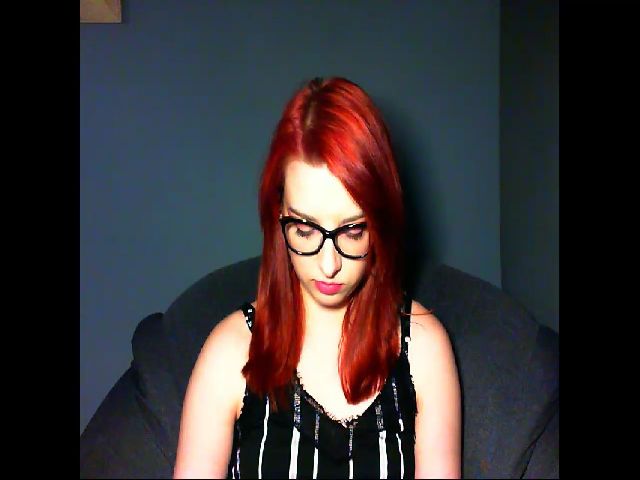 Live sex webcam photo for VirginLuna18 #272414079