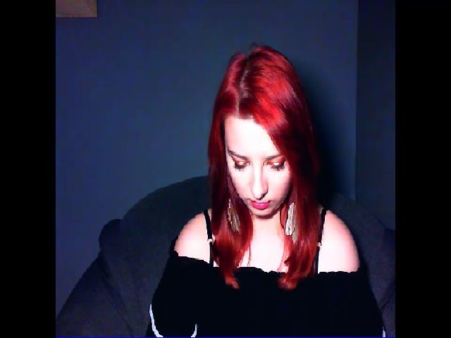 Live sex webcam photo for VirginLuna18 #272425211