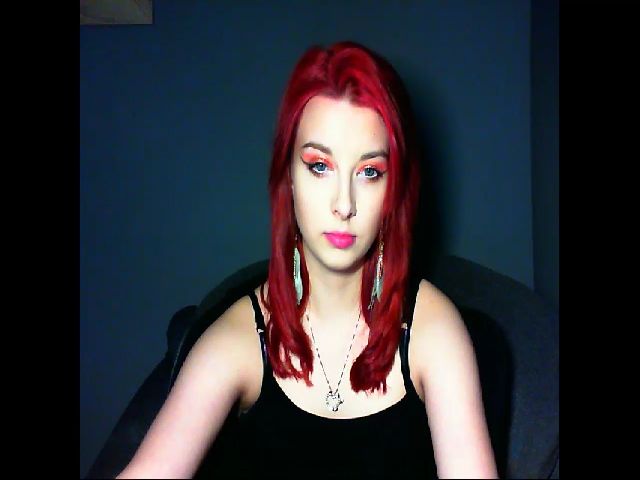 Live sex webcam photo for VirginLuna18 #272451865