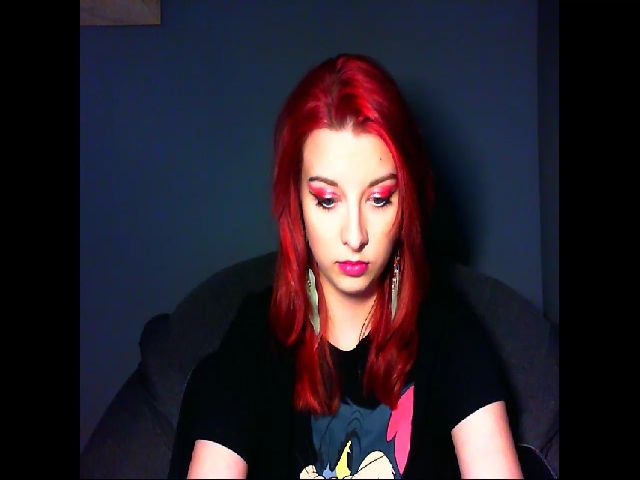 Live sex webcam photo for VirginLuna18 #272514038