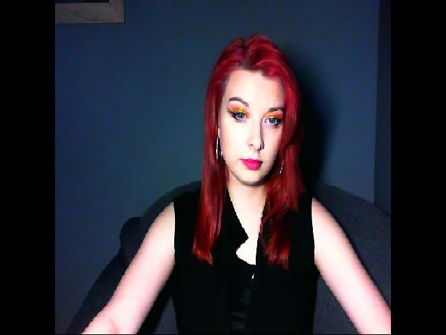 Live sex webcam photo for VirginLuna18 #272527512