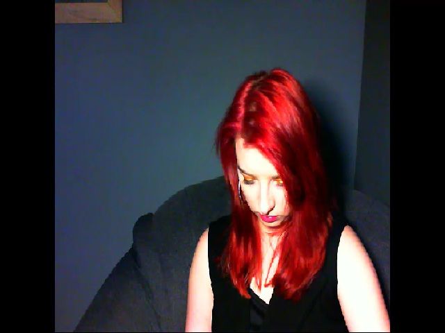 Live sex webcam photo for VirginLuna18 #272530993