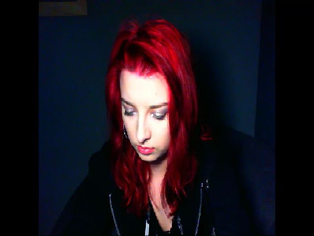 Live sex webcam photo for VirginLuna18 #272541382