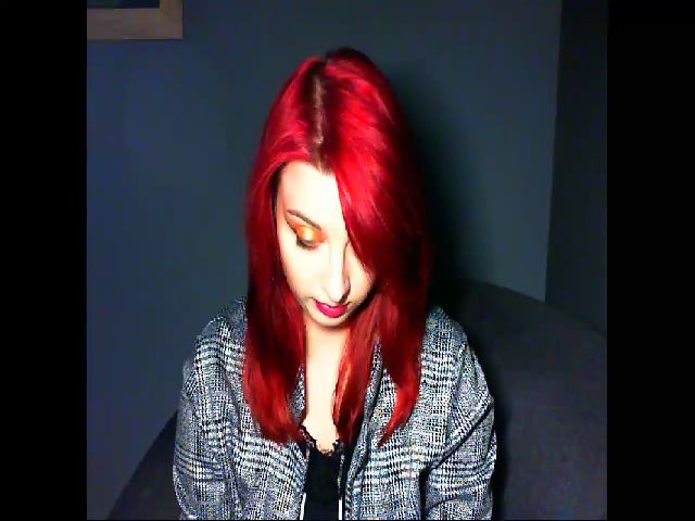 Live sex webcam photo for VirginLuna18 #272587784