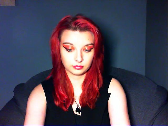 Live sex webcam photo for VirginLuna18 #272778968