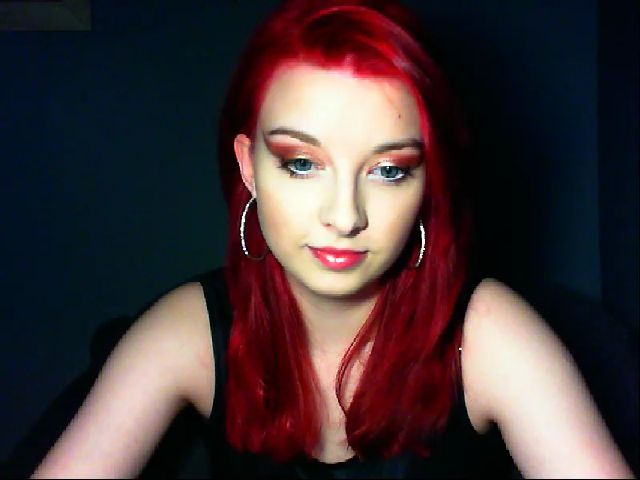 Live sex webcam photo for VirginLuna18 #272820244