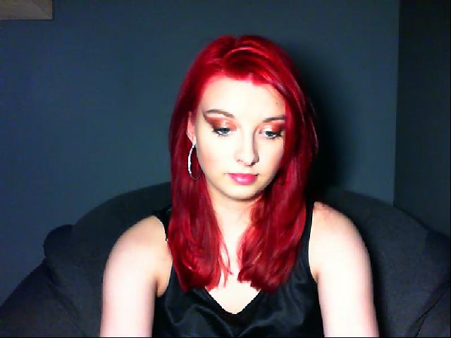 Live sex webcam photo for VirginLuna18 #272822445