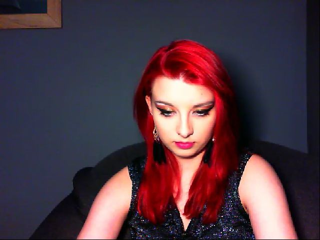 Live sex webcam photo for VirginLuna18 #272980271