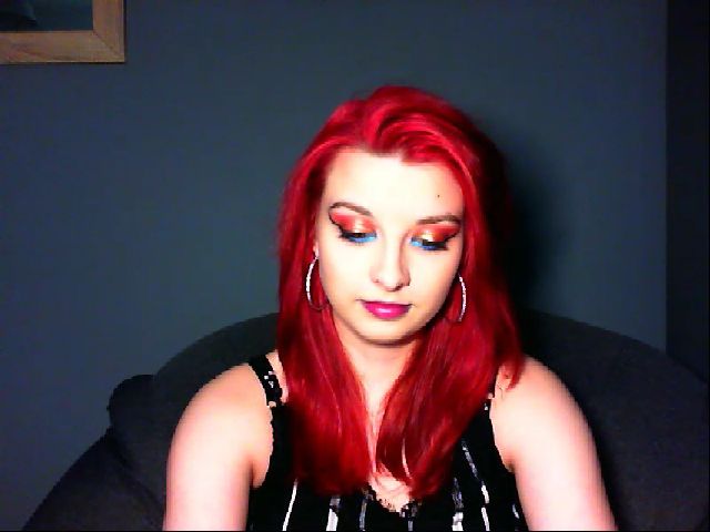 Live sex webcam photo for VirginLuna18 #272991102