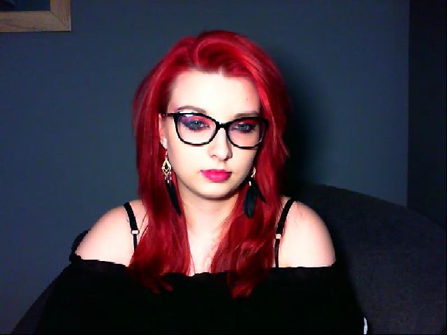 Live sex webcam photo for VirginLuna18 #273013013