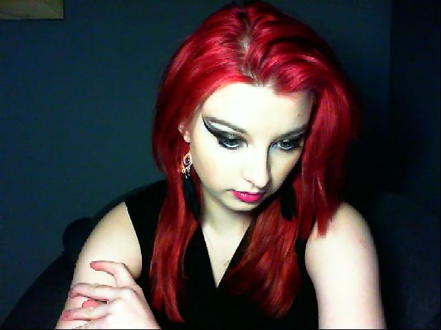 Live sex webcam photo for VirginLuna18 #273042035