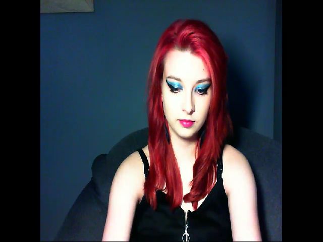 Live sex webcam photo for VirginLuna18 #273075107