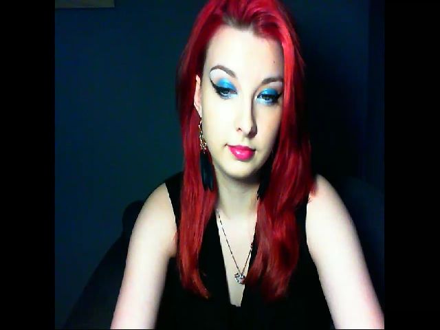 Live sex webcam photo for VirginLuna18 #273117490