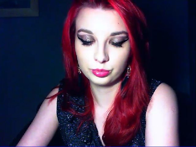 Live sex webcam photo for VirginLuna18 #273369990