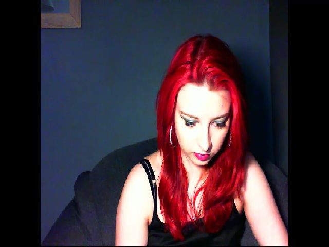 Live sex webcam photo for VirginLuna18 #273383023